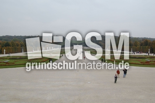 Schloss Schönbrunn_Gloriette_und_Neptunbrunnen_01a.JPG